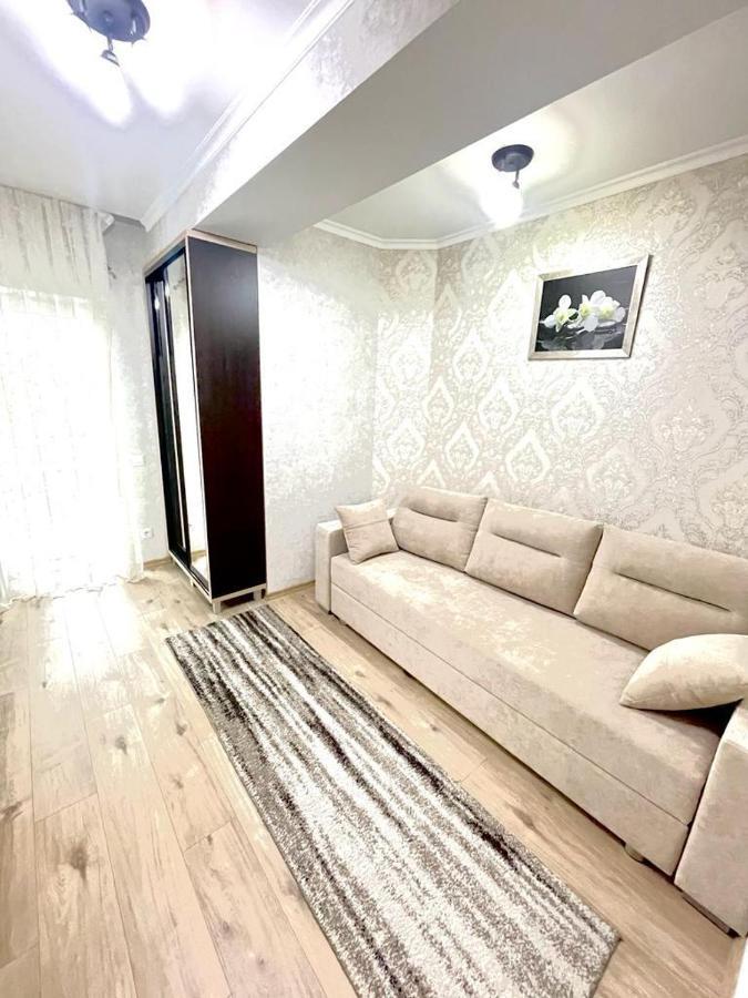 Large Apartment !!!Ciuflea Str. Chisináu Exterior foto
