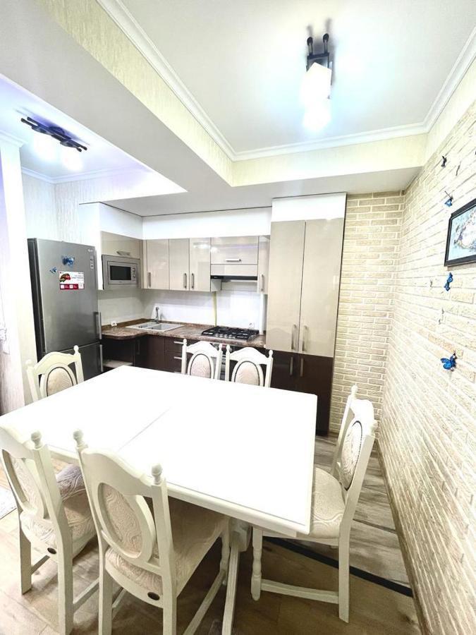 Large Apartment !!!Ciuflea Str. Chisináu Exterior foto